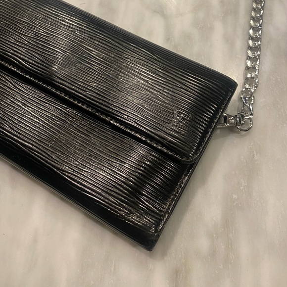 SOLD ✨Auth✨ Louis Vuitton Epi Wallet - Picture 14 of 14